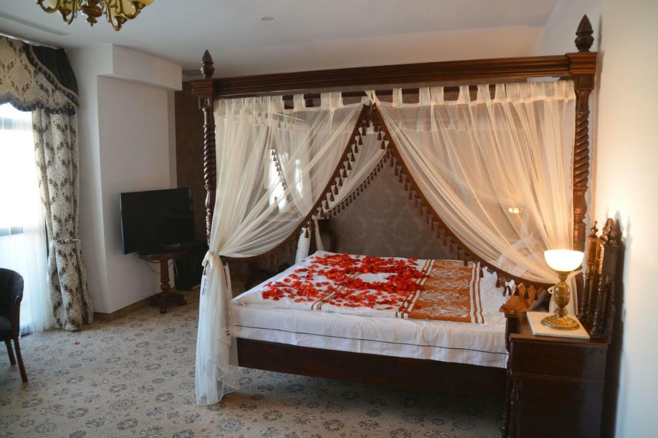 Pik Elegance Hotel Ploiesti Exterior photo